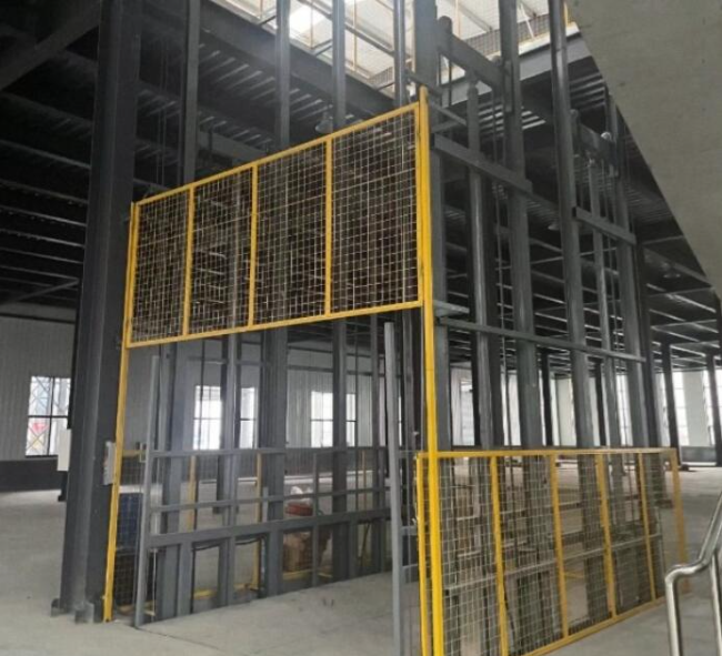 铁锋请详细介绍一下货梯安装在室外的维护方法