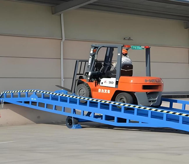 铁锋移动式卸货平台（叉车用）